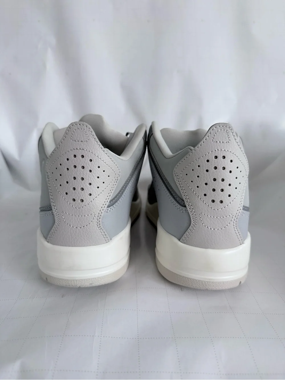 Jordan Men's Grey Low-Top Sneakers